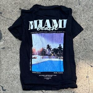 Miami Black Graphic Tee - Short Sleeve
